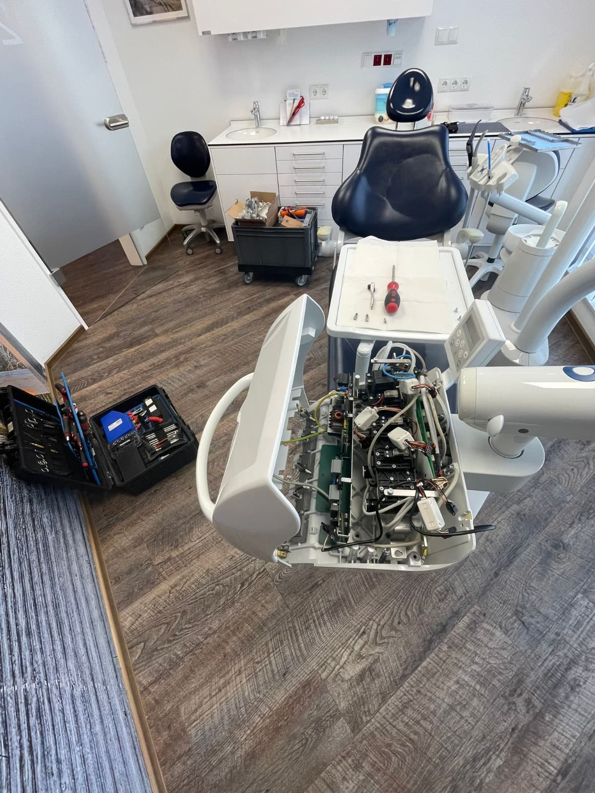 Installation von Praxisausstattung